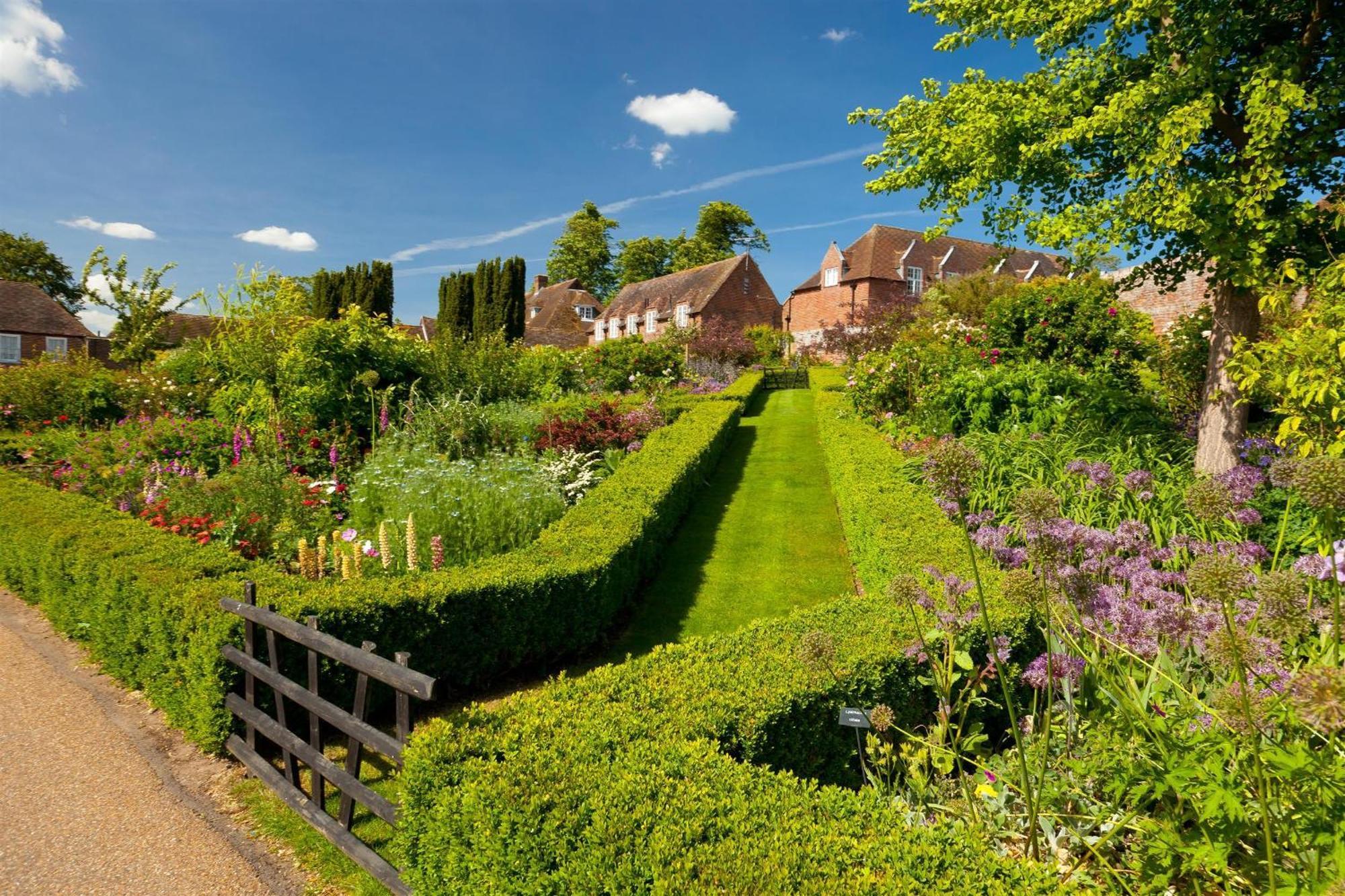 Leeds Castle Stable Courtyard Bed And Breakfast Maidstone Exterior photo