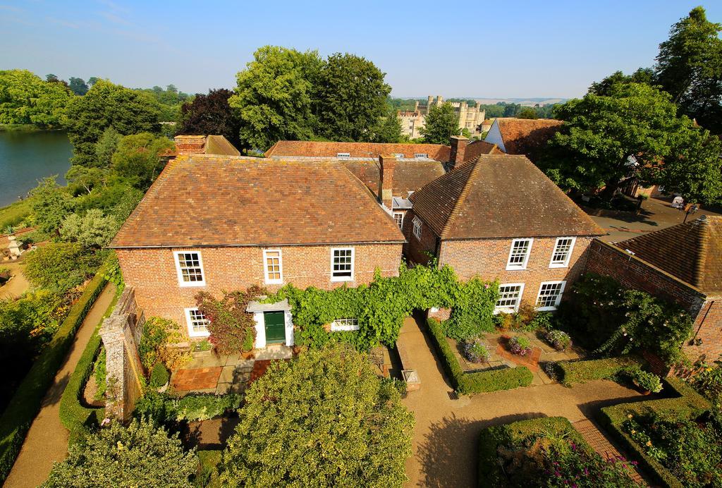 Leeds Castle Stable Courtyard Bed And Breakfast Maidstone Exterior photo