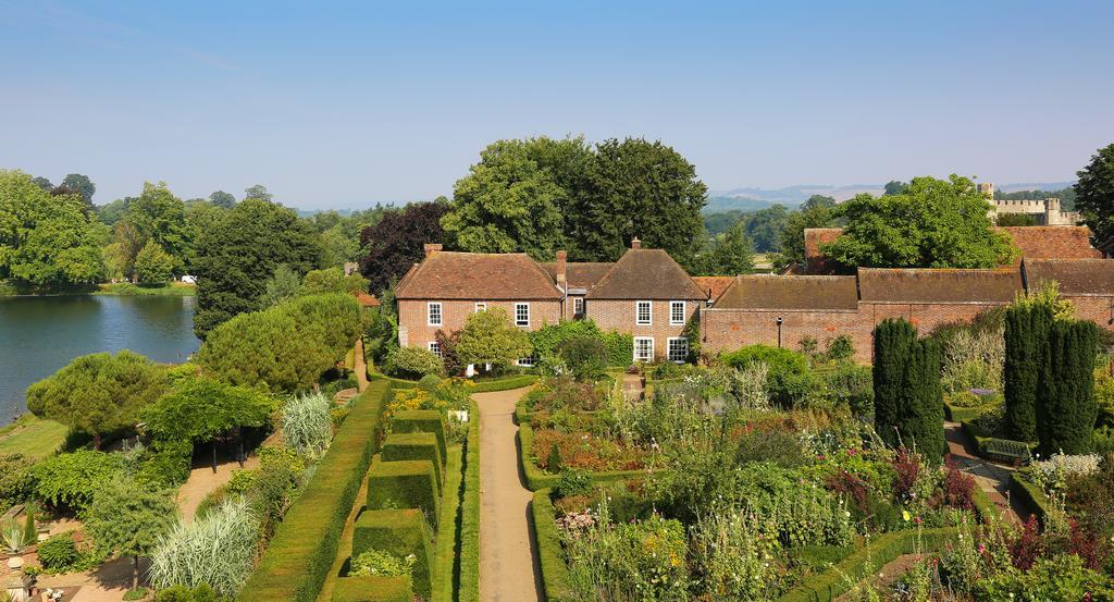 Leeds Castle Stable Courtyard Bed And Breakfast Maidstone Exterior photo