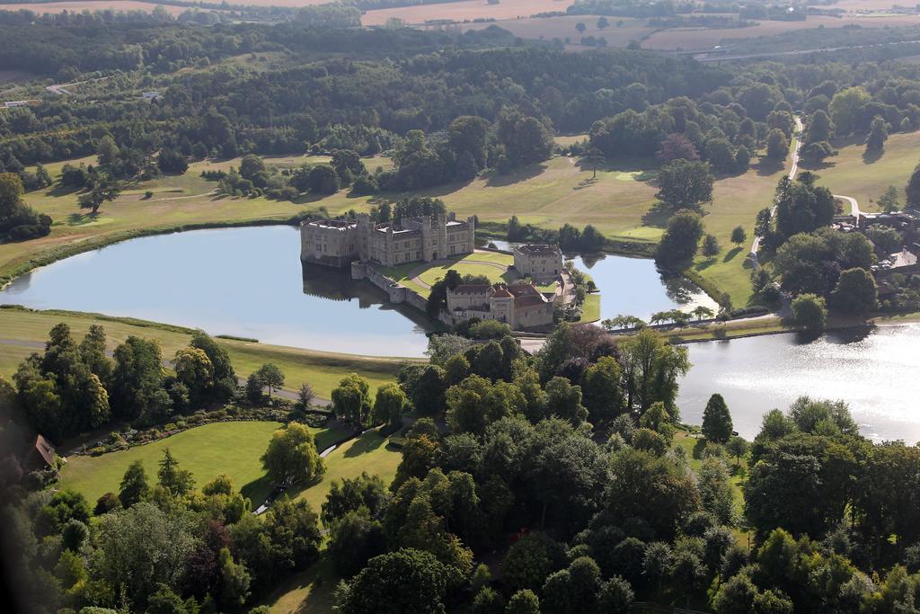 Leeds Castle Stable Courtyard Bed And Breakfast Maidstone Exterior photo