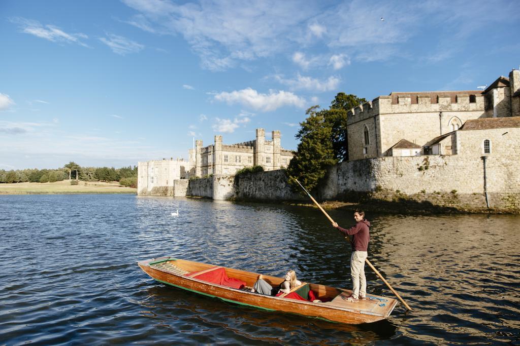 Leeds Castle Stable Courtyard Bed And Breakfast Maidstone Exterior photo